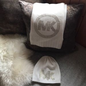 Michael Kors Hat & Scarf Set NEW
